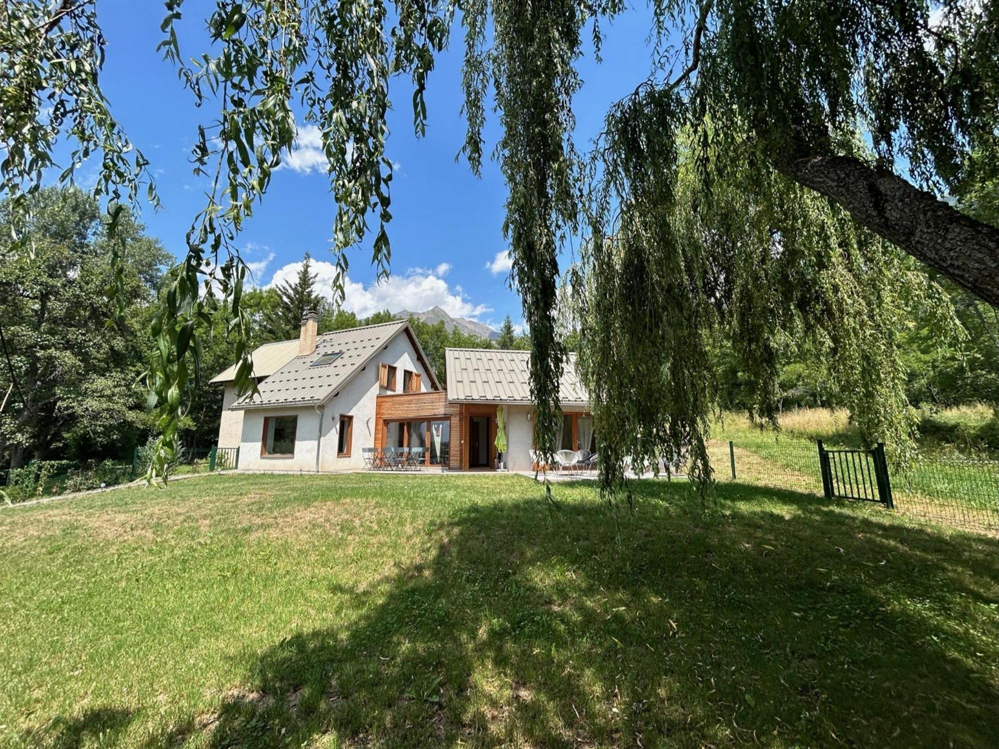 Maison Refaite A Neuf En Pleine Nature Puy-Saint-Eusebe Екстер'єр фото